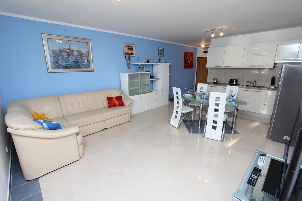 Apartment, 2 Bedrooms, Non Smoking, Balcony photo 1