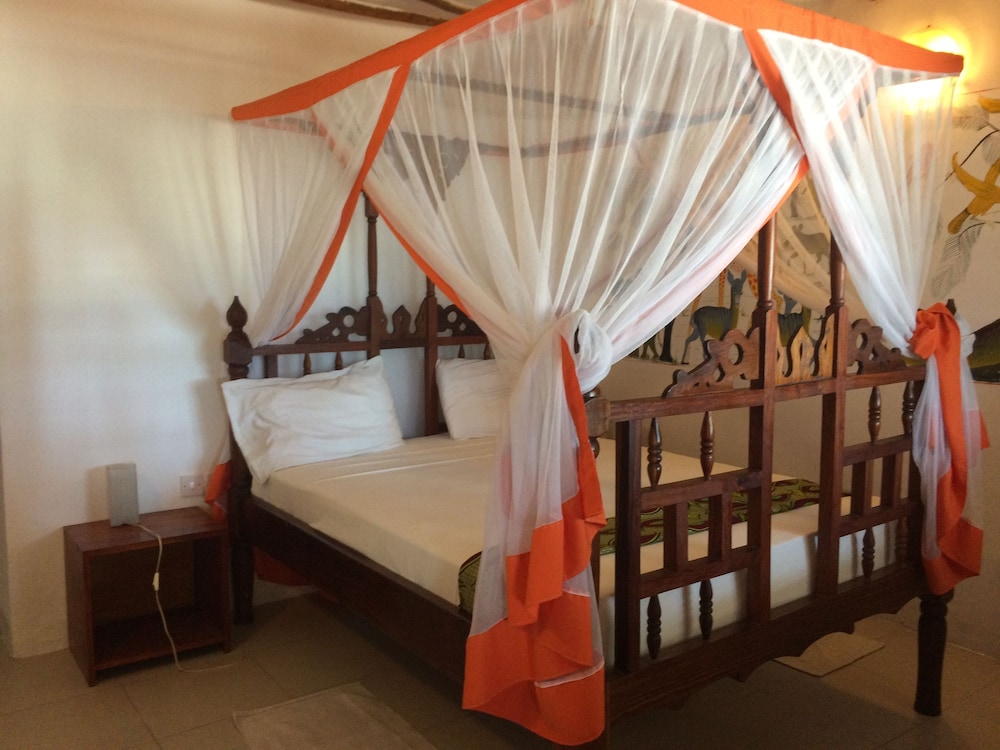 Economy Double Room, 1 Queen Bed, Partial Sea View photo 1