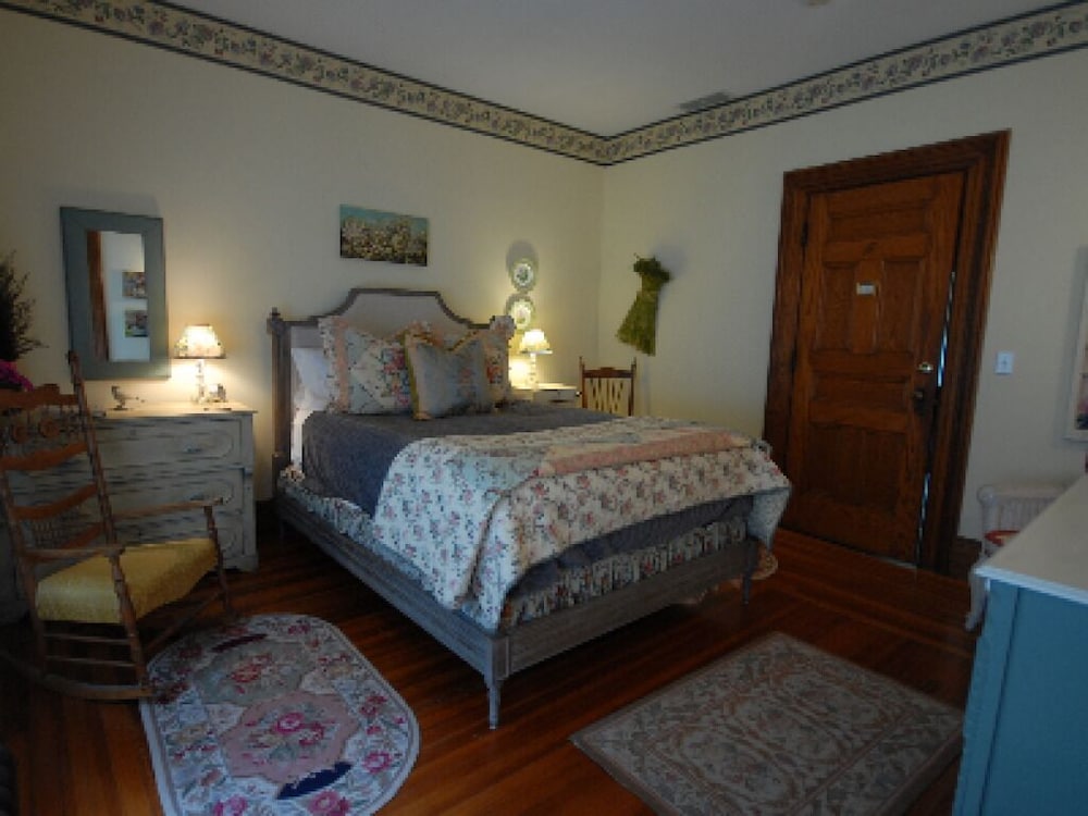 Standard Double Room, Ensuite (Garden Room)