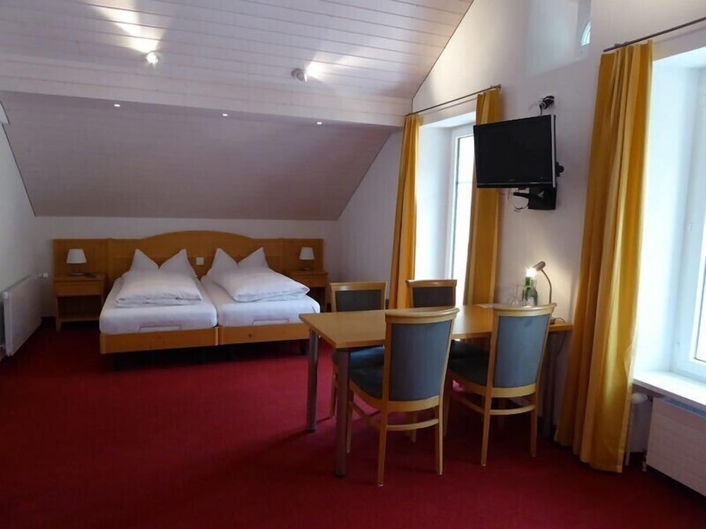 Suite, Balcony