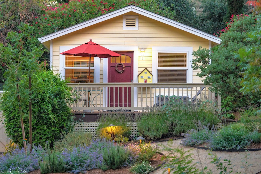 Queen Cottage