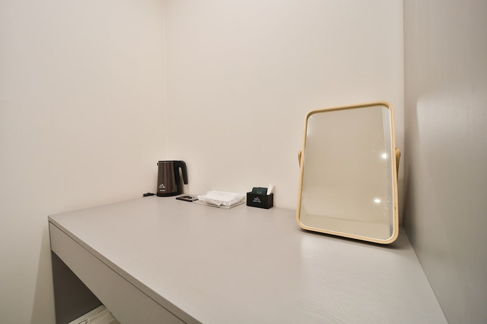 Premier Twin Room - Photo 7