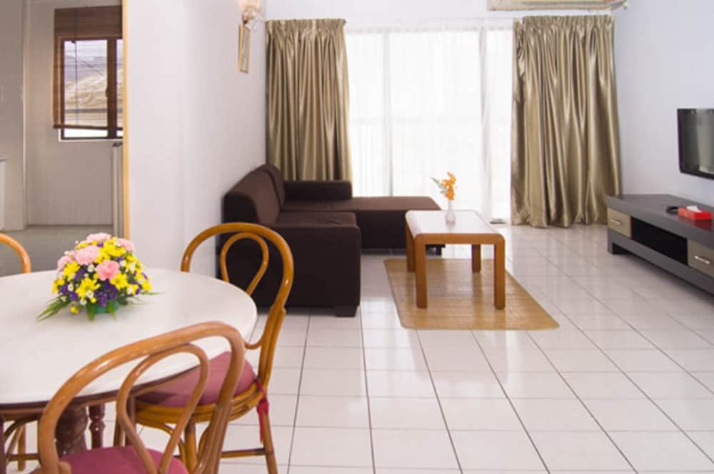 Apartment, 2 Bedrooms - Photo 1