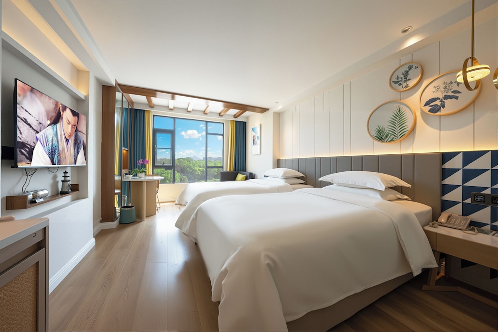 Deluxe Twin Room with City View photo 1