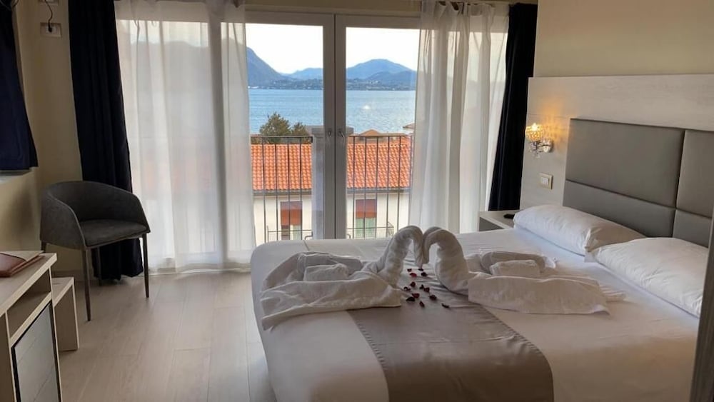 Premium Double Room, Lake View