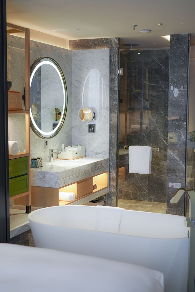 Room, 2 Double Beds, City View - Photo 3