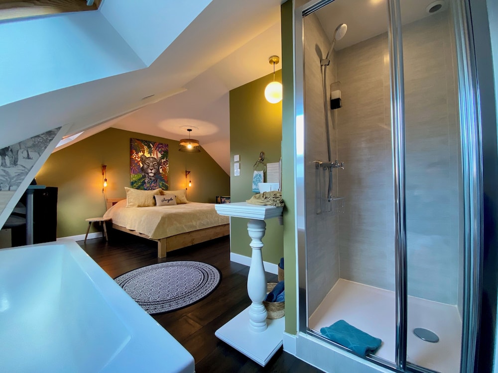 City Suite, City View (Jungle) photo 3