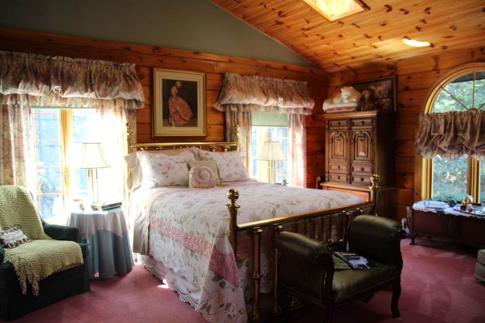 Superior Room, 1 Queen Bed, Jetted Tub (Spa Suite) photo 1