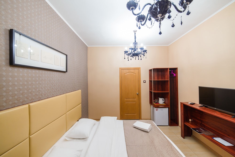 Standard Double Or Twin Room, No Windows photo 3