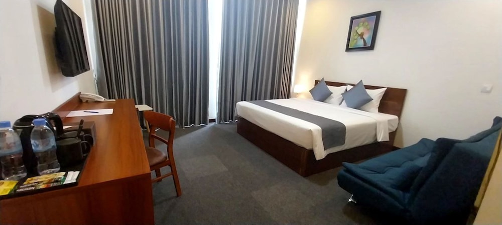 Executive Double Room, 1 King Bed, City View photo 2