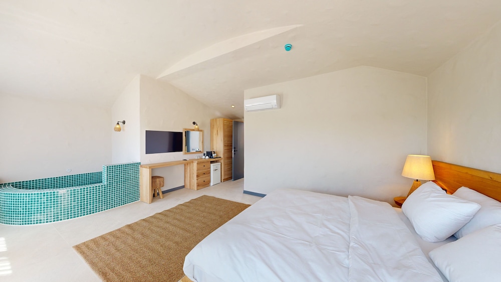Exclusive Double Room, 1 Queen Bed, Non Smoking