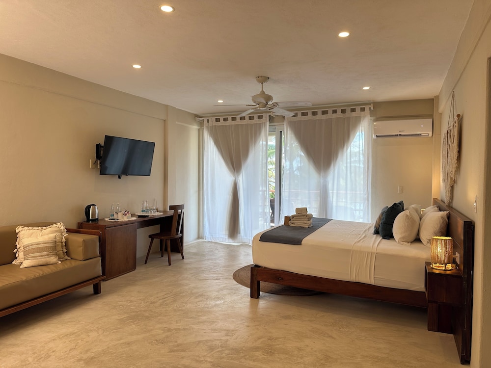 Standard Suite - Photo 6