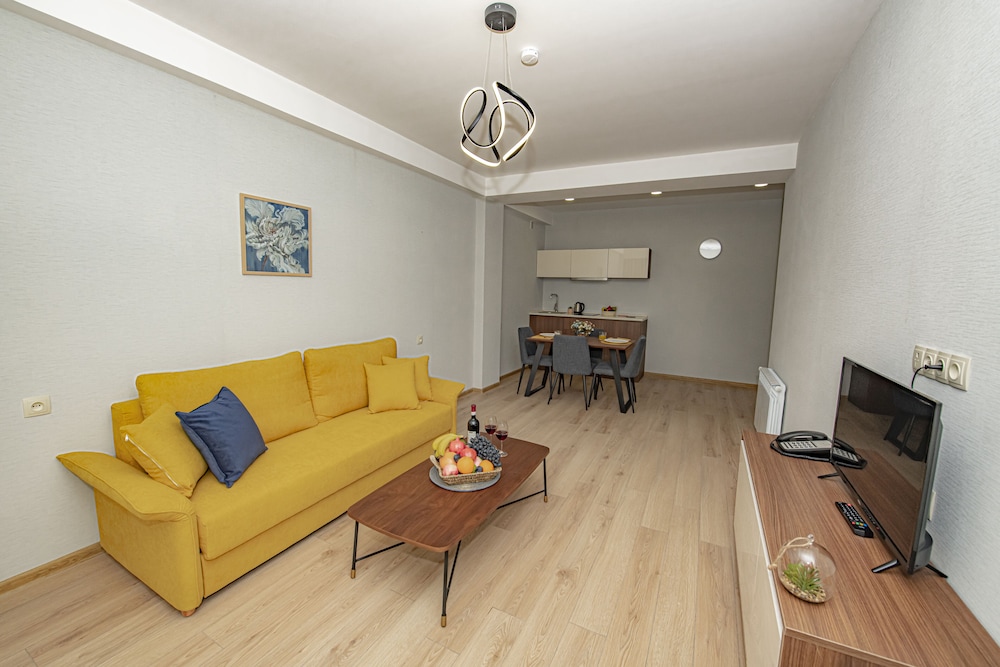 Deluxe Apartment photo 2