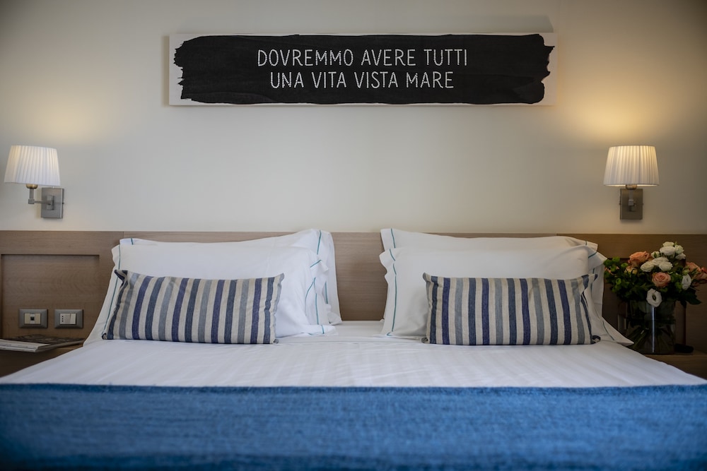 Suite, Balcony, Sea View - Photo 2