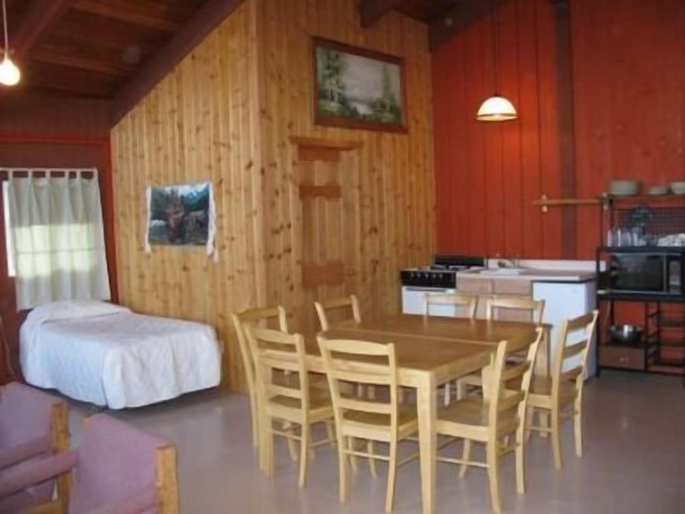 Cordova Cabin photo 3
