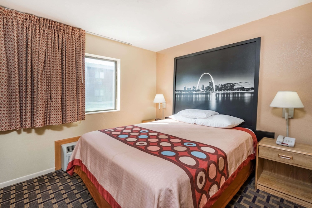 Room, 2 Queen Beds, Non Smoking - Photo 1