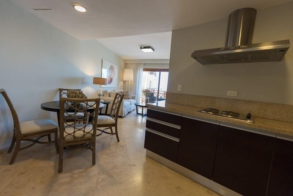 Suite, 1 Bedroom, Ocean View - Photo 1