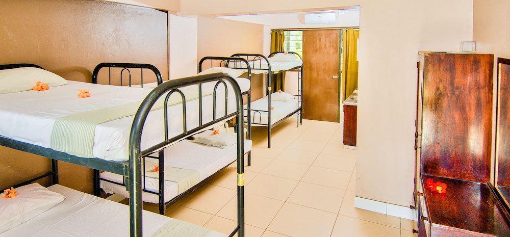 8 Bed Mixed Dorm