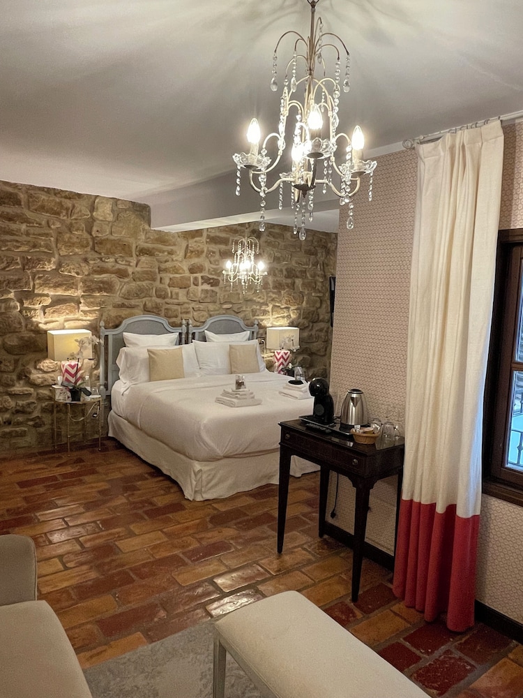 Manor Suite # 1