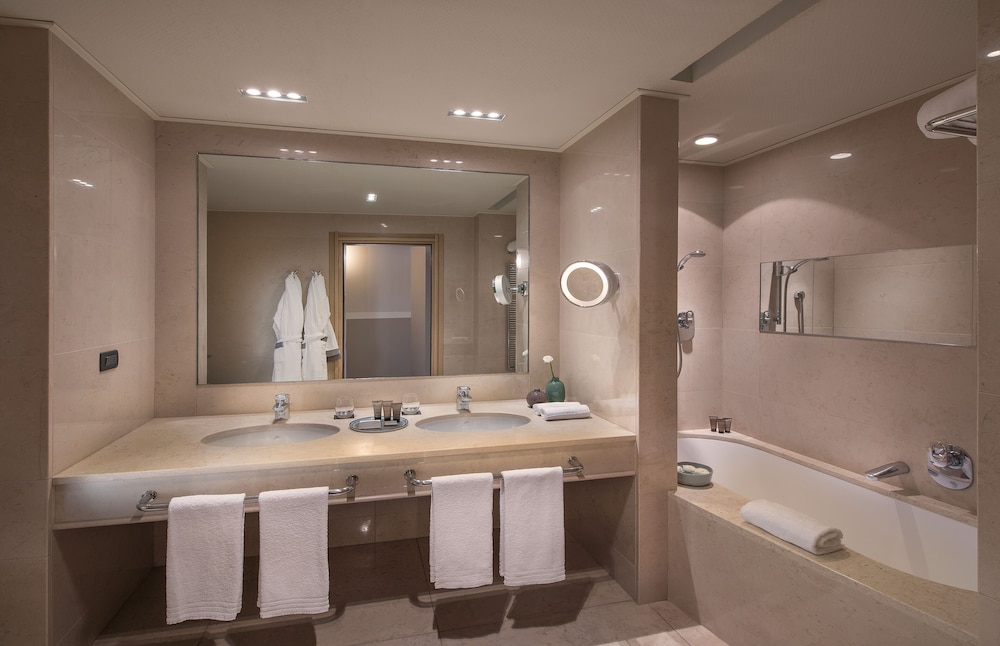 Superior Triple Room - Photo 3