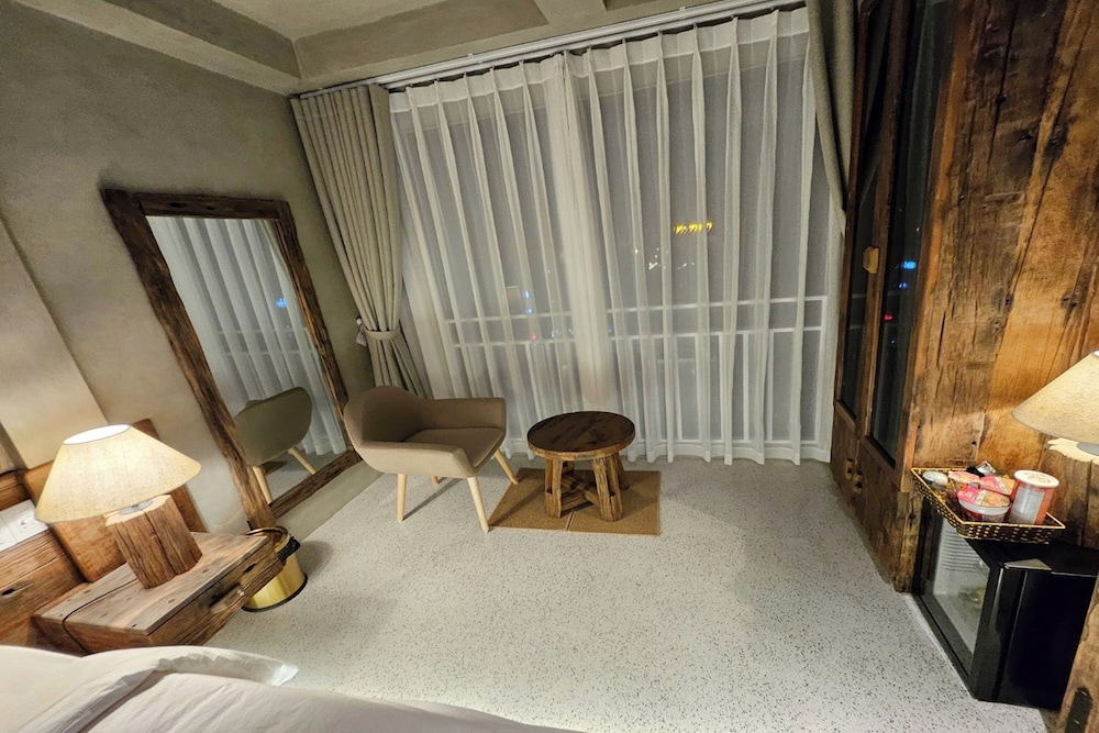 VIP Room - Photo 4