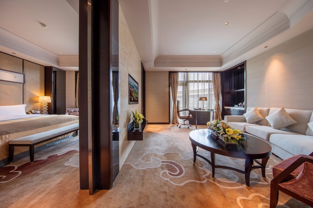 Deluxe Suite photo 2