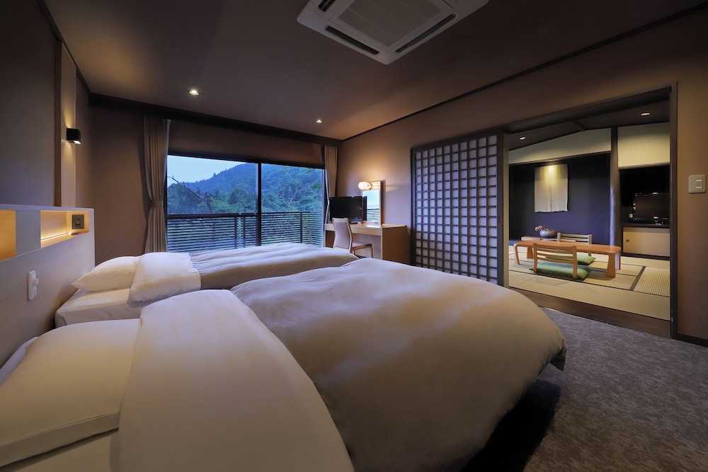 [Junior Suite] Japanese Modern Twin Room with Anteroom, 60 sqm, Private Bathroom - Photo 4