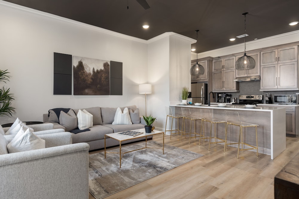 Condo photo 3