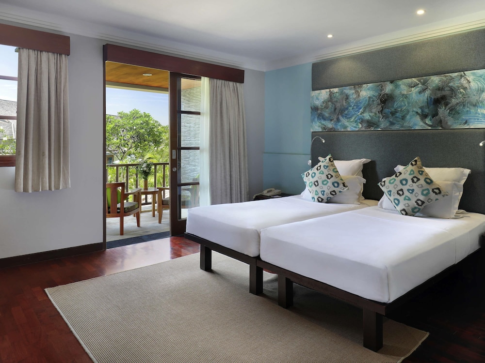 Suite, 3 Bedrooms, Terrace - Photo 5