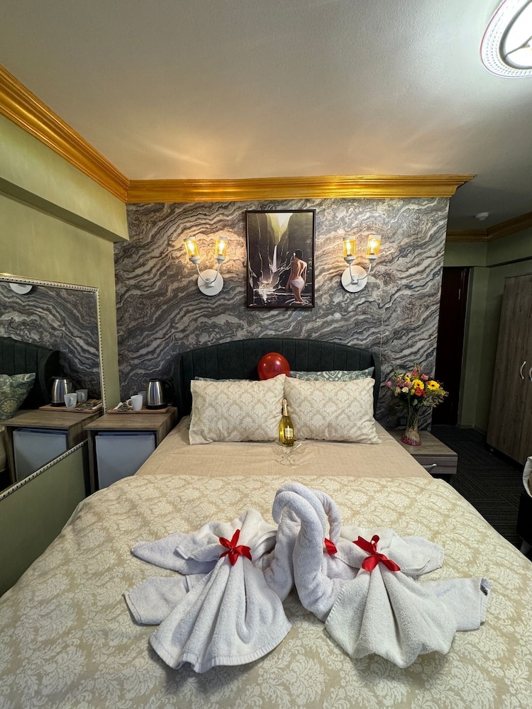Studio Suite photo 2