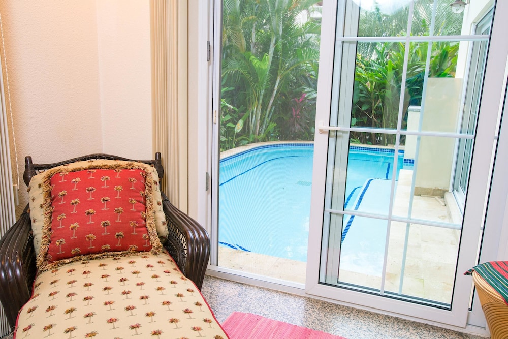 Condo, 2 Bedrooms, Terrace, Garden View