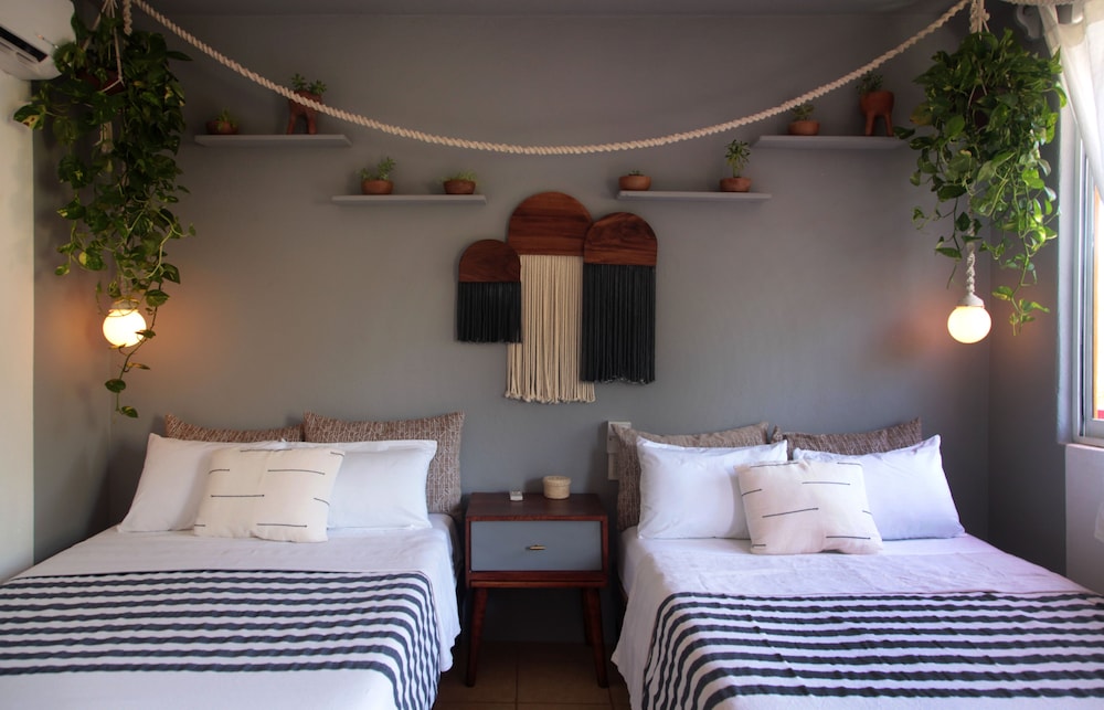 Basic Twin Room, 2 Double Beds