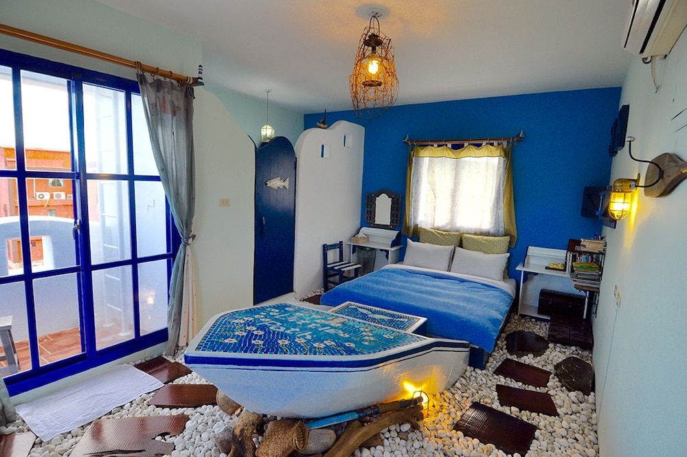 Deluxe Double Room (Boat, Orange) photo 3