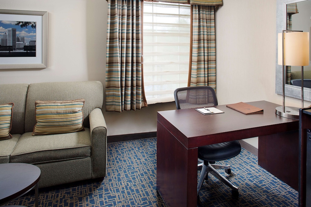 Deluxe Room, 1 King Bed, Non Smoking (High Floor) - Photo 3