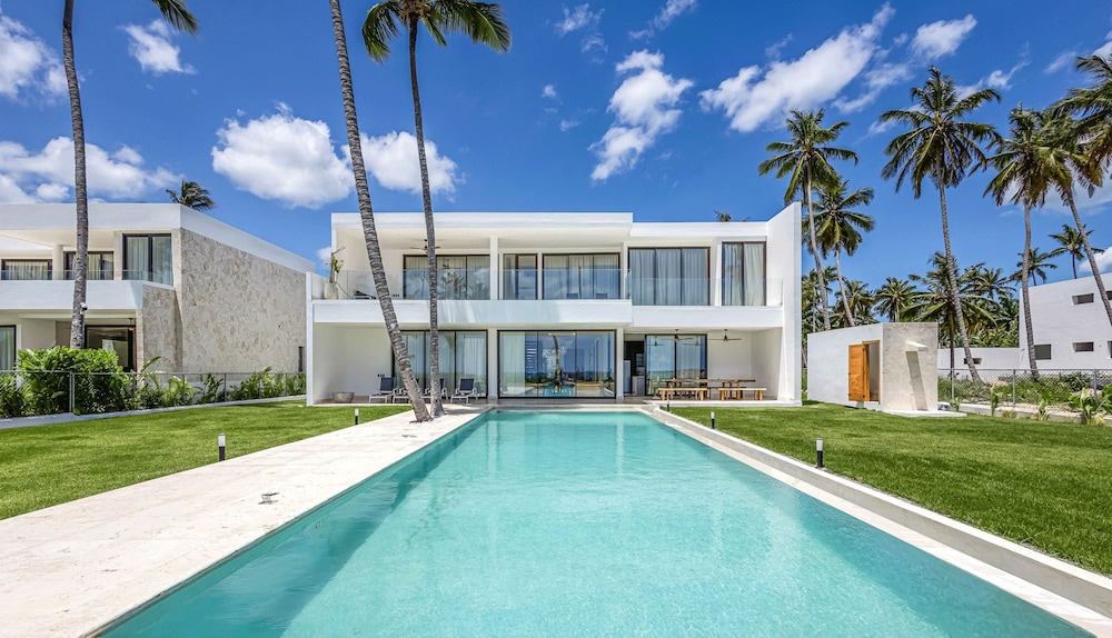 Villa photo 3