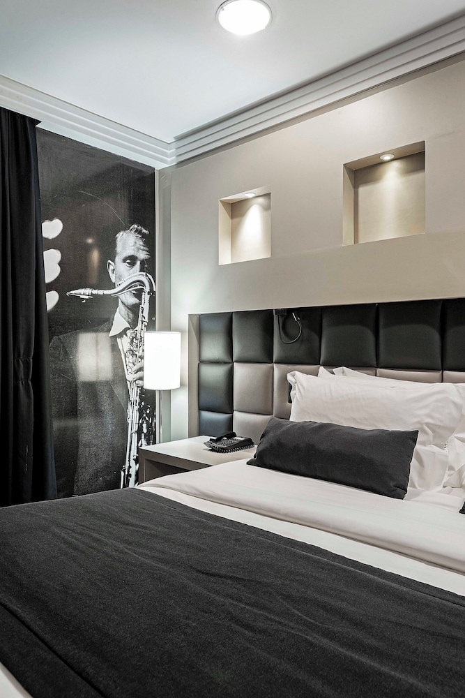 Premium Room - Photo 2