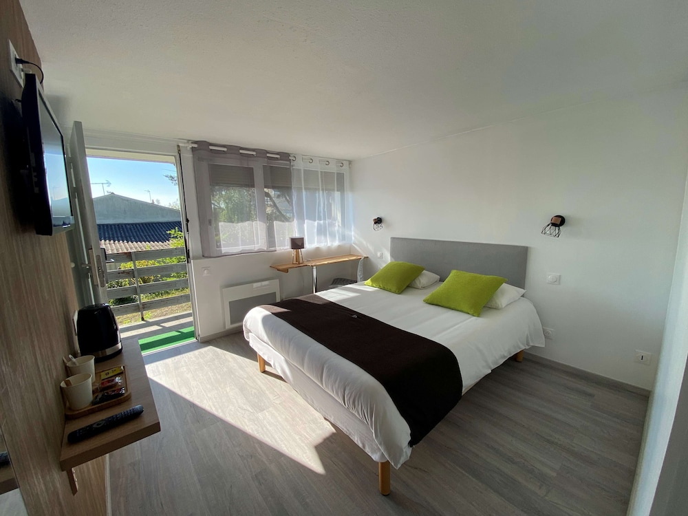 Standard Room, 1 Double Bed - Photo 11