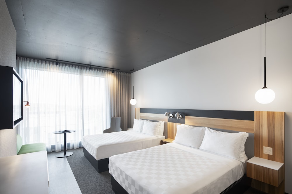 Classic Room, 2 Queen Beds, City View photo 1
