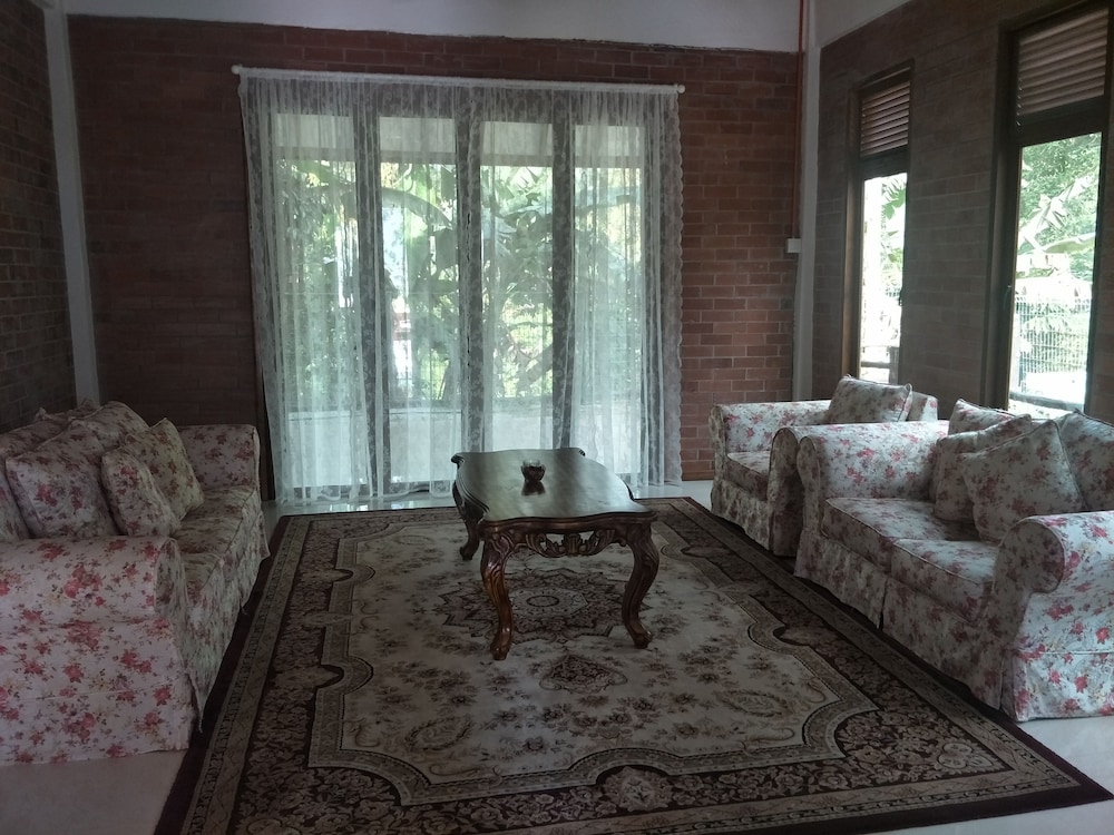 Villa 2 photo 2