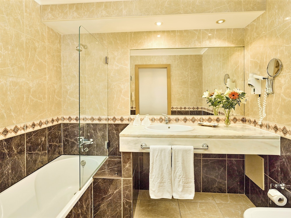 Deluxe Single Room, Pool View - Photo 3