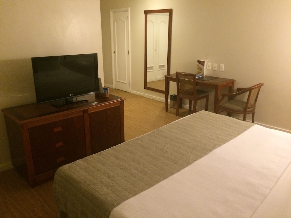 Standard Room thumbnail 5