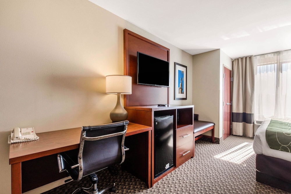 Suite, Multiple Beds, Accessible, Non Smoking - Photo 1