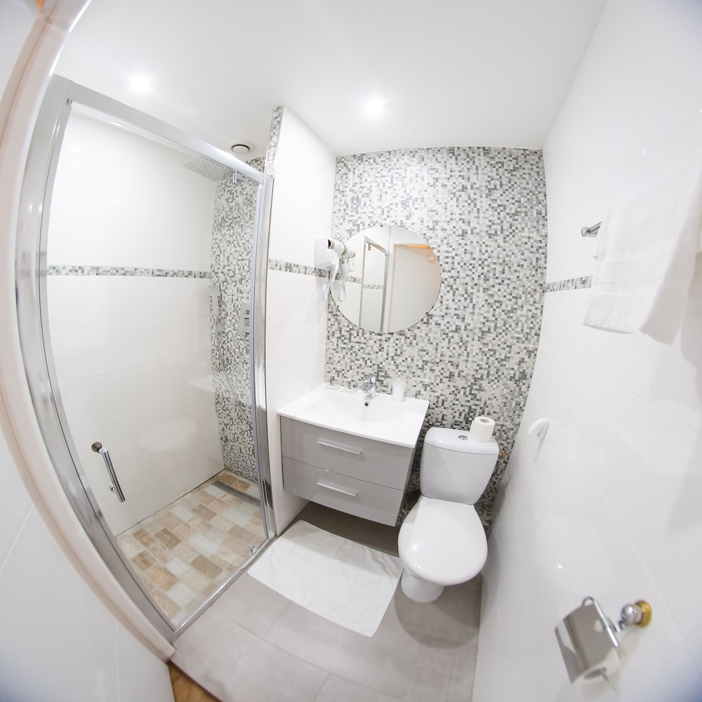 Deluxe Double Room, 1 Queen Bed, Accessible, Non Smoking photo 2