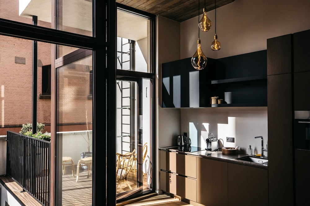 Luxury Loft thumbnail 6