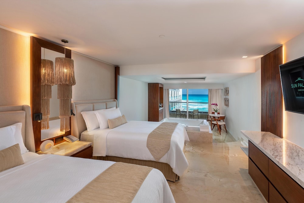Superior Junior Suite, Ocean View, Two Double Beds