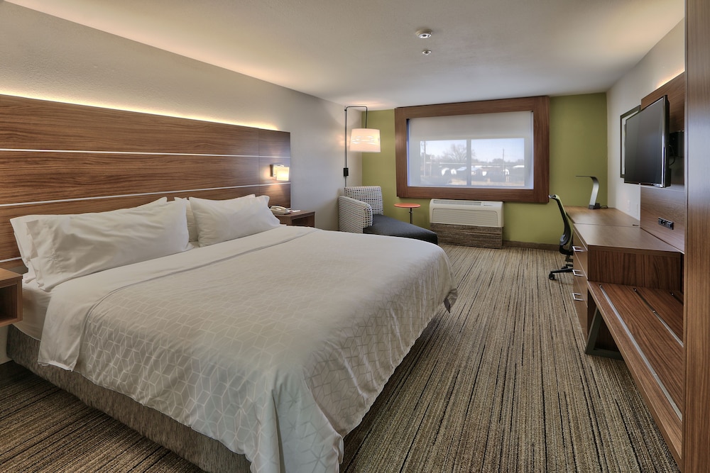Standard Room, 1 King Bed - Photo 1