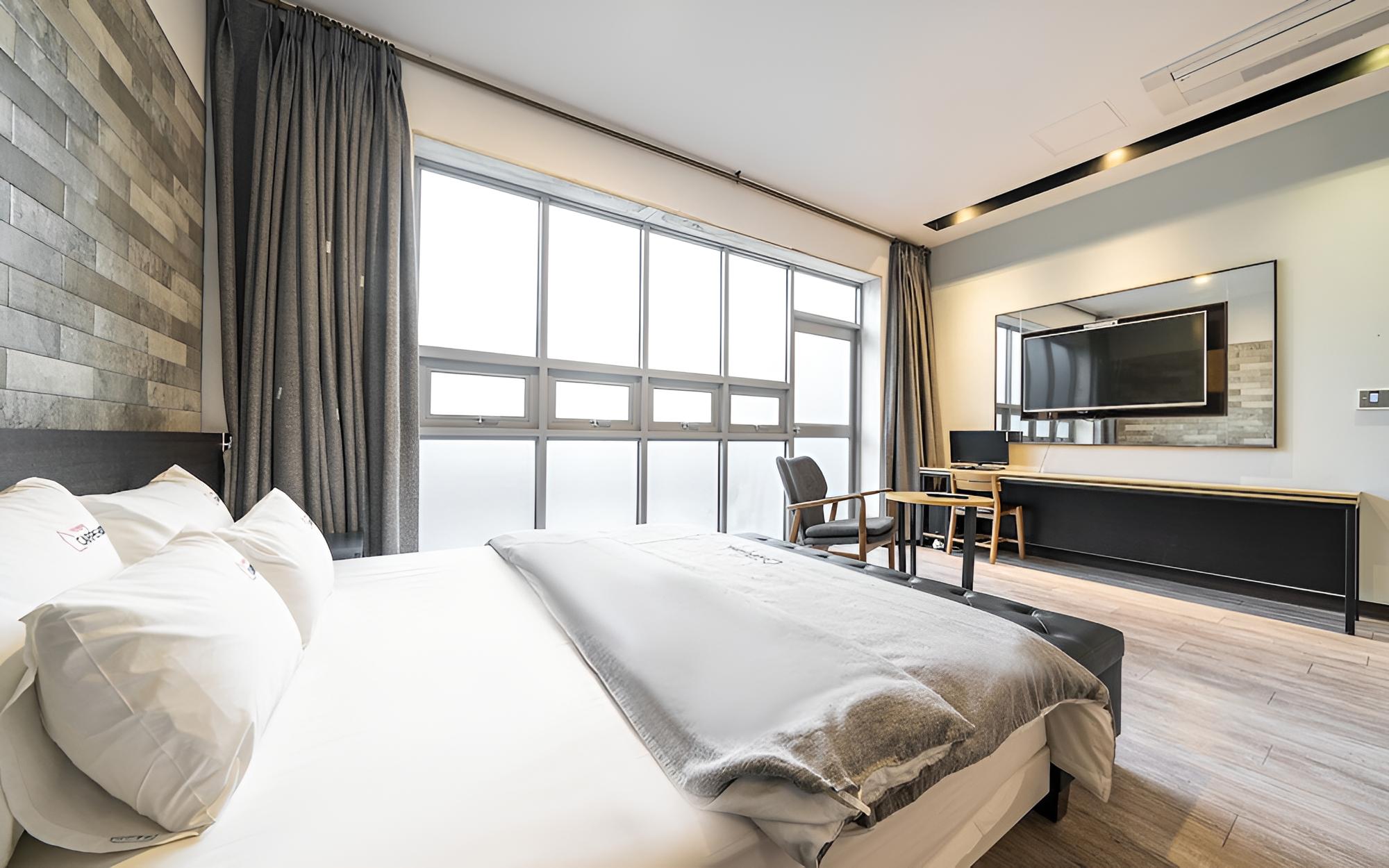 Room (Premium Terrace) - Photo 7