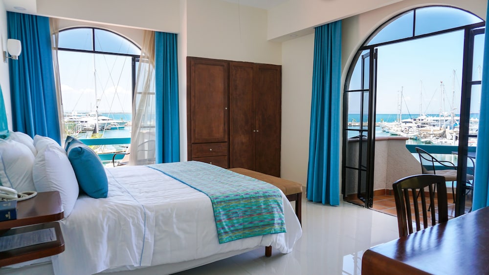 Deluxe Suite, 1 King Bed photo 1