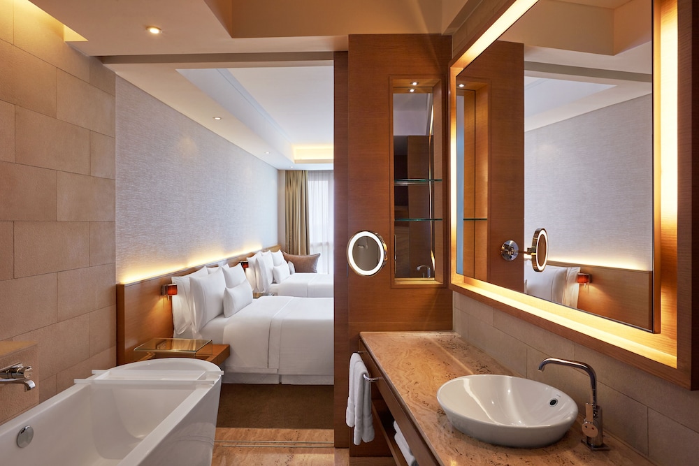 Executive Room, 2 Double Beds - Photo 8