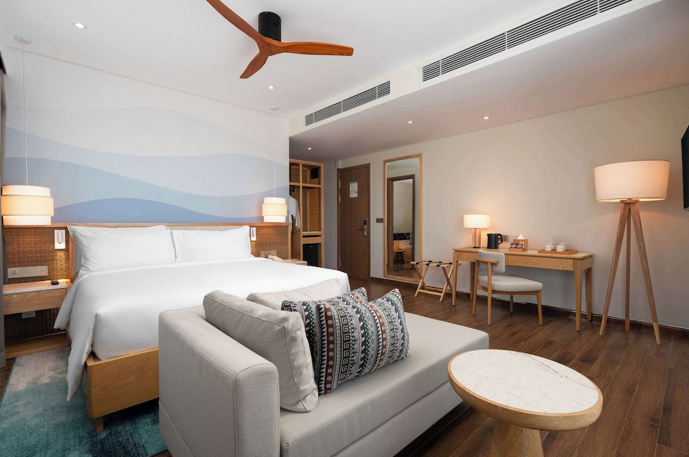 Superior Room, Corner